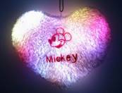 發光抱枕真是個好伙伴