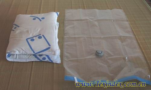 網友圖文并茂教你如何收納被子