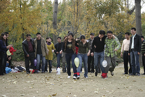 奈趣爾家紡舉辦員工戶外拓展活動