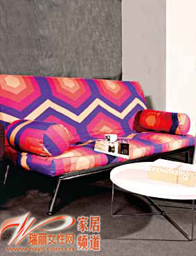 波普圖案三折雙人沙發(fā)床 折疊沙發(fā)床讓坐臥兼得