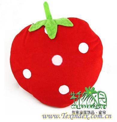 草莓精致抱枕實用美觀