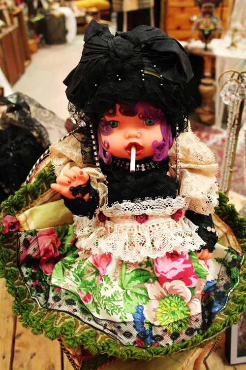 古怪個性的法國恐怖玩偶