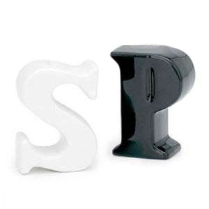 造型各異調(diào)味瓶點(diǎn)綴情趣廚房