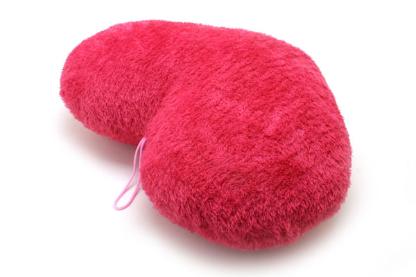 溫馨抱枕讓情人節浪漫滿屋