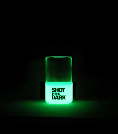 暗房加分會(huì)發(fā)光的小酒杯