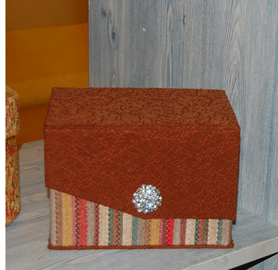 ��������ռ{С����