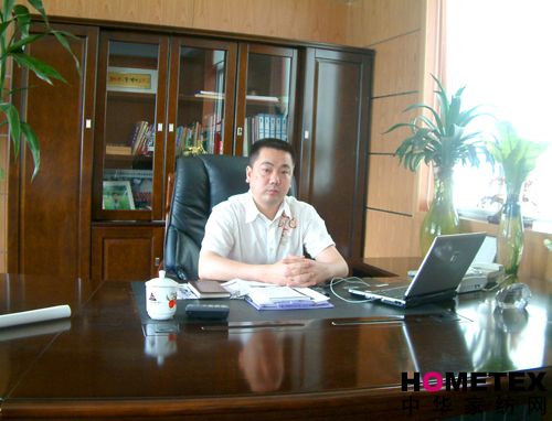 小林伸出援手捐贈500條愛心被