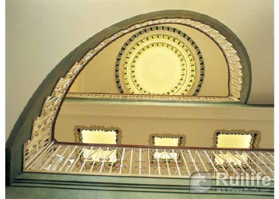 時尚轉(zhuǎn)梯成就絕美空間