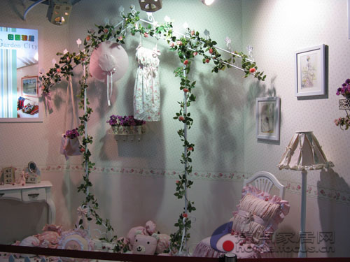 �r�С�Ʒ���c��(chu��ng)�£����ڇ��H�Ҽ�չ�����