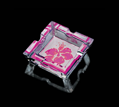 經典藝術的煙灰缸飾物