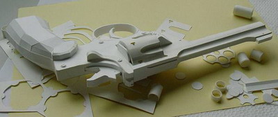 牛人用煙盒做仿真玩具手槍