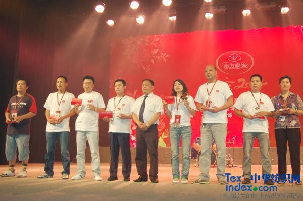 �Ϸ�����ت�(ji��ng)��(j��ng)�N�̃�(y��u)�㌧(d��o)ُ(g��u)�T