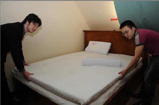 “諾伊曼”登上“遠望號”