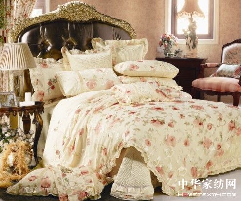 金融危機下南方寢飾的“思”與“動”