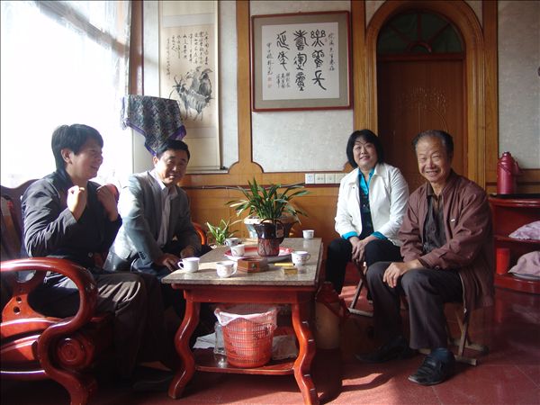 孚日集團領導親切看望退休老干部