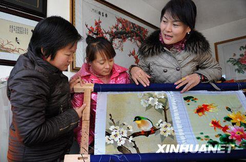 殘疾人及其子女巧手創(chuàng)造新生活