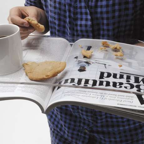 隱蔽式蛋型桌 給容易分心的讀書人 不愁食物掉滿地的閱讀托盤