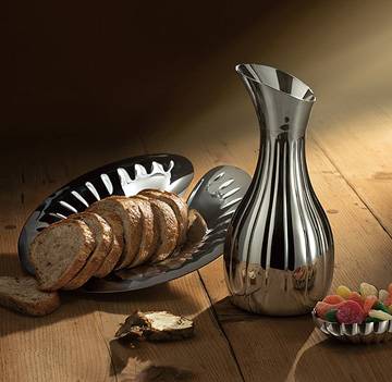 餐具領域新款輩出 “餐桌時尚”獨領風騷 讓人眼前一亮的葉片面包托盤