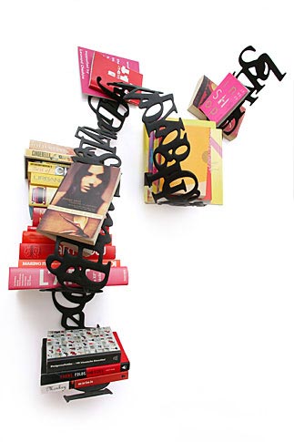 2 卷卷卷卷到亂七八糟的字母書(shū)架