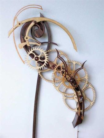 1 純木料打造的創(chuàng)意時鐘