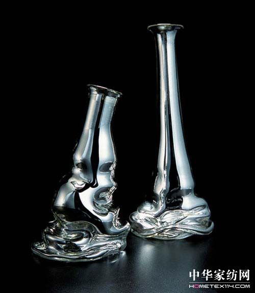 靜物消融扭曲的玻璃器皿