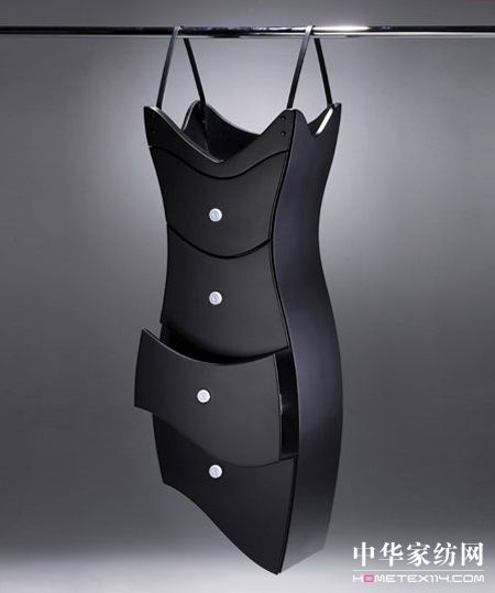 稀奇古怪的衣服掛柜