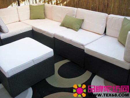 個(gè)性地毯帶給你柔軟的觸感