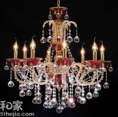 多姿絢爛的水晶燈