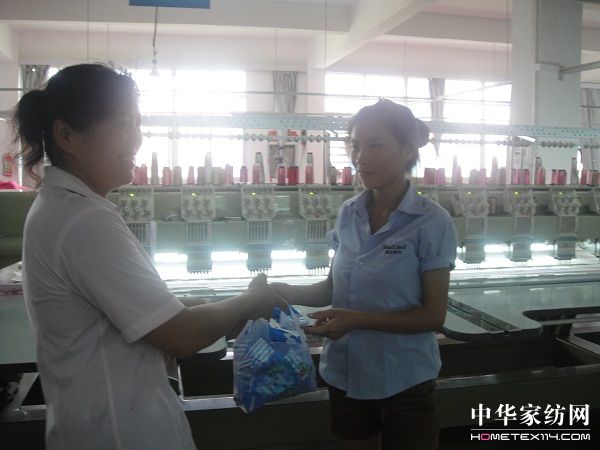 雨蘭千方百計為員工消暑降溫