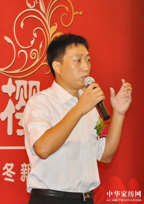 櫻花家紡為加盟商頒轎車