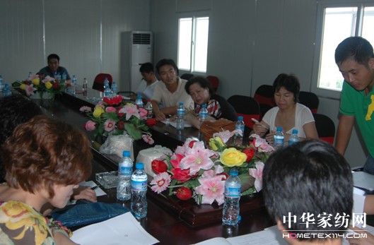 吉祥三寶召開新店員培訓會