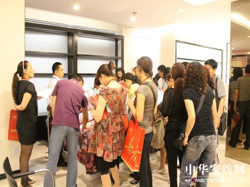 南方寢飾秋冬新品高調亮相