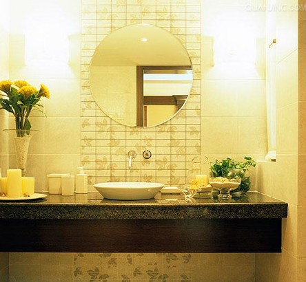 神秘浴室鏡開啟復古神游