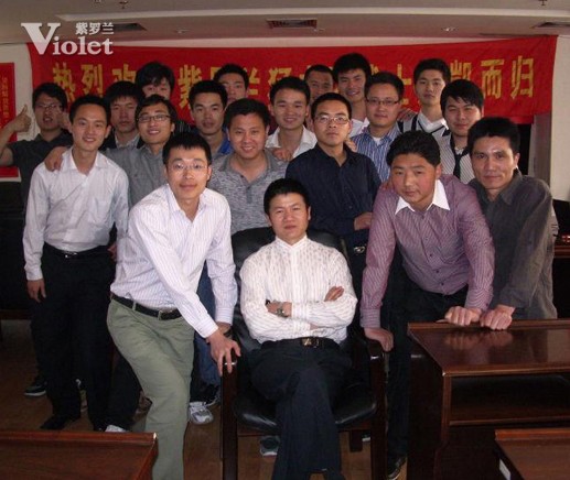 紫羅蘭華西區(qū)紀(jì)念猛虎團(tuán)的這一年