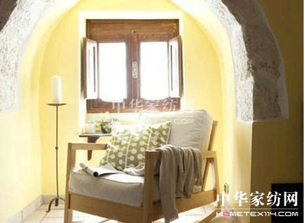 輕松自在布藝裝飾打造舒適的客廳