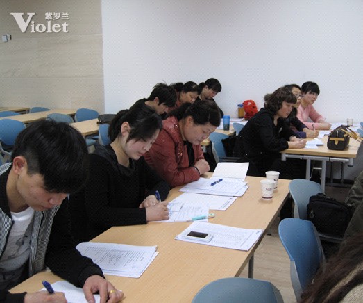 紫羅蘭家紡第六期加盟商培訓會正火熱進行