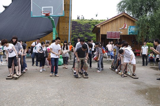 多喜愛開展大型戶外活動提升企業(yè)凝聚力