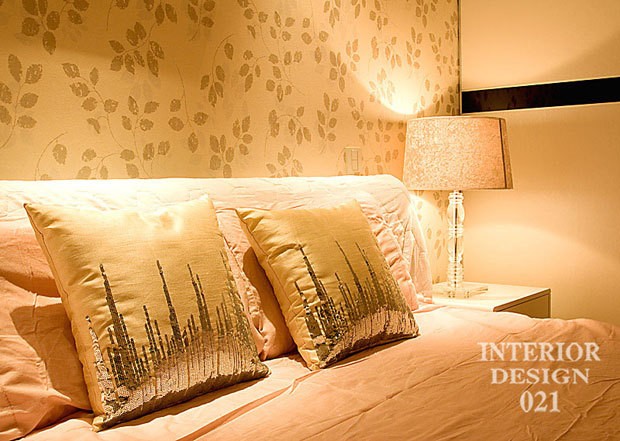 木刻花朵裝飾墻溫馨的荷風(fēng)雅室