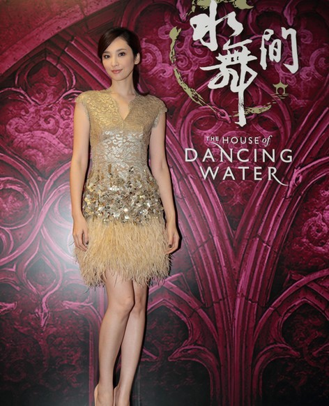 百麗絲代言人吳佩慈探訪澳門水舞間