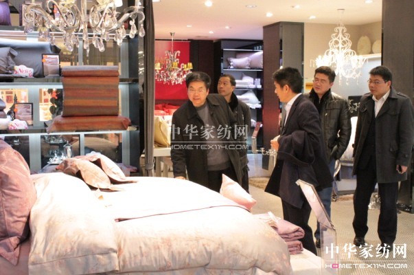 海門政協(xié)主席黃漢忠蒞臨凱盛家紡