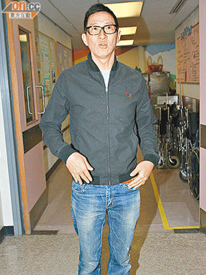 張家輝醫(yī)院探好友 勸歐陽震華戒酒