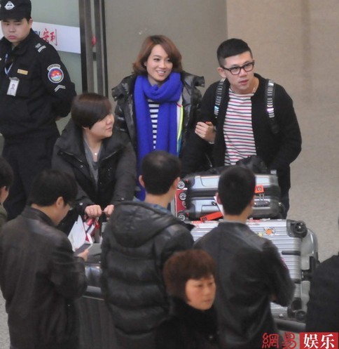 朱丹挽神秘男現身機場疑有新戀情