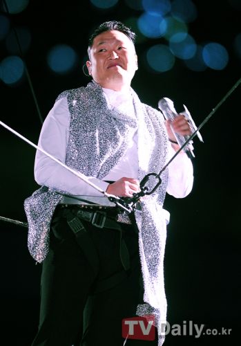 PSY�ؚw��(g��)���ᷭ��5�f(w��n)�۽z��(j��ng)����