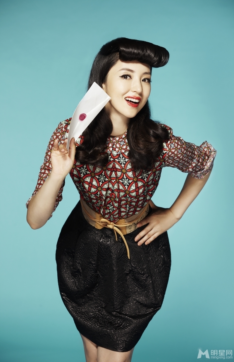 董璇秀美時尚寫真