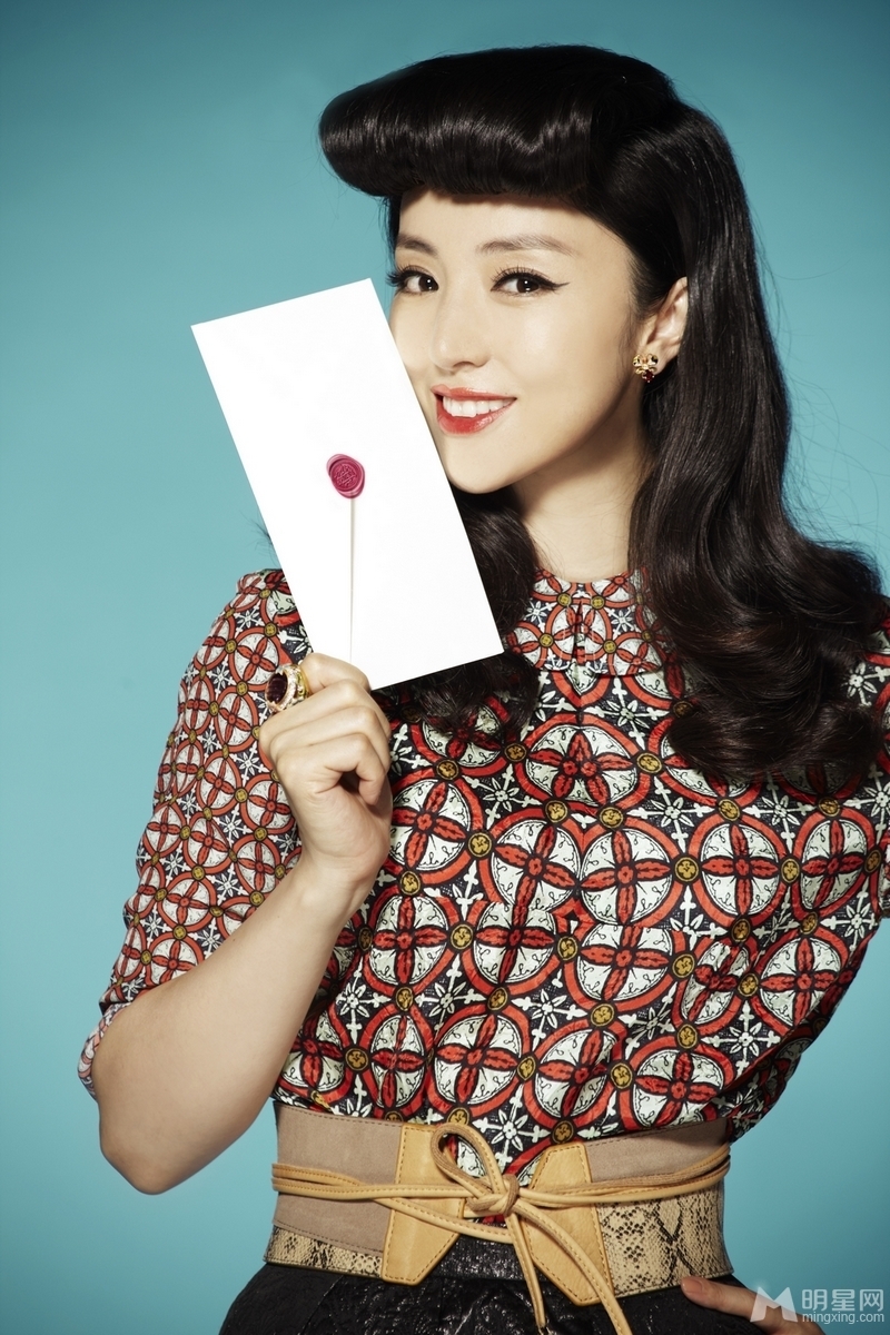 董璇秀美時尚寫真