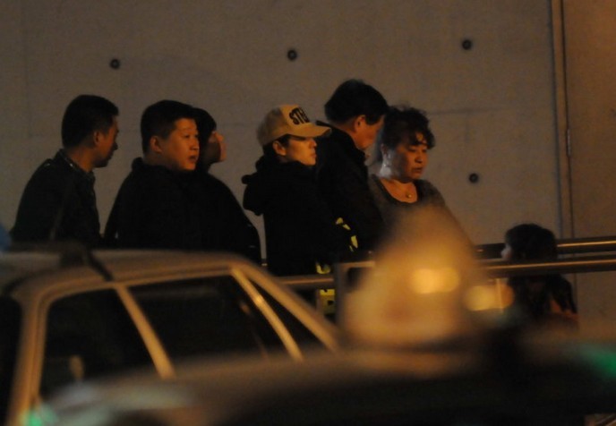 馬伊琍攜父母女兒抵滬