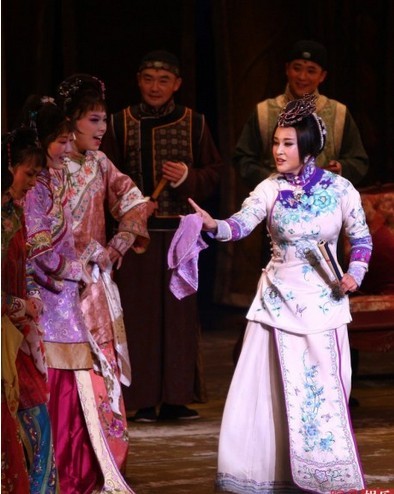 劉曉慶廣東上演《風華絕代》