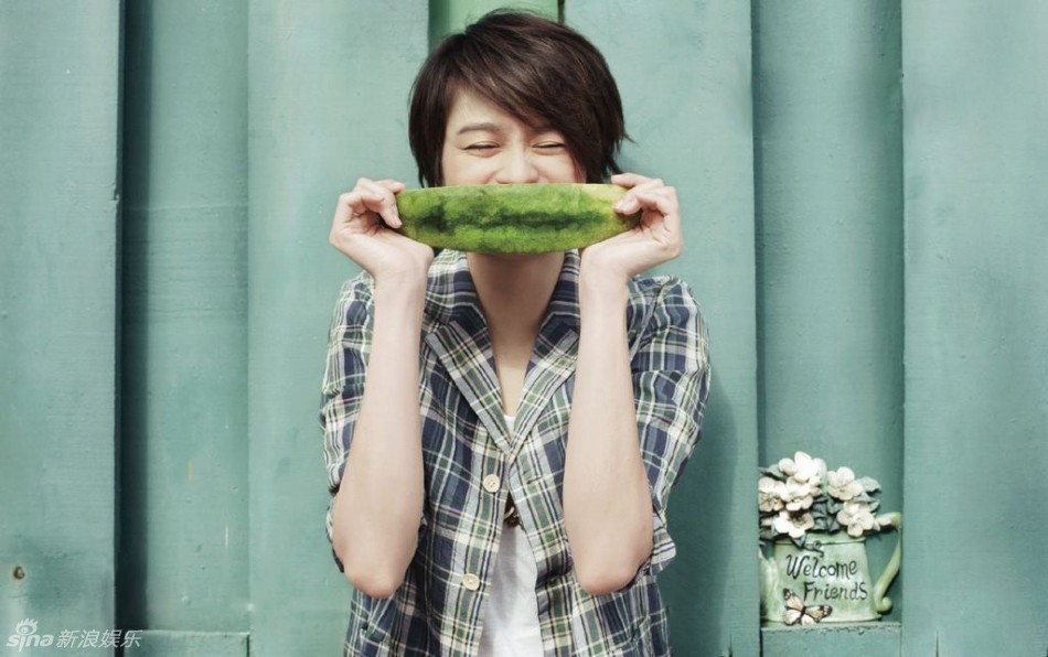 梁詠琪清新雜志封面曾因愛遍體鱗傷