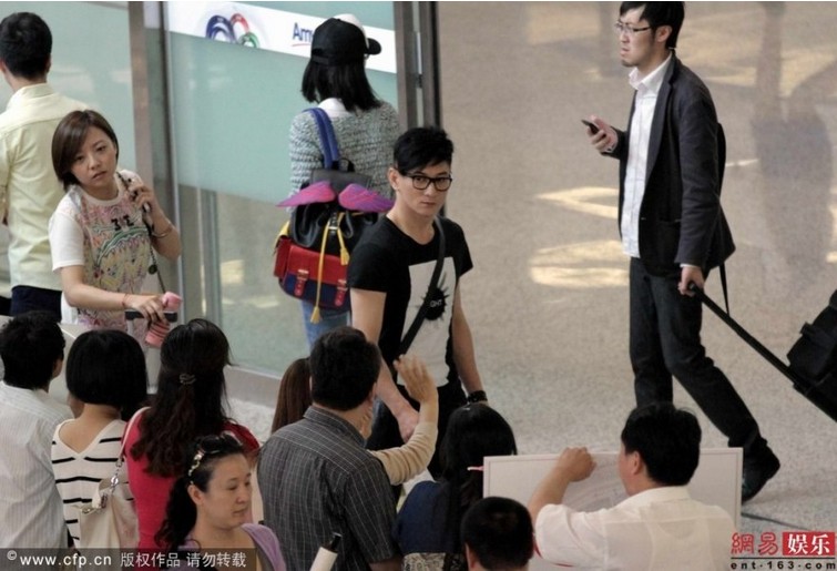 吳奇隆馬蘇抵滬 先后離機場