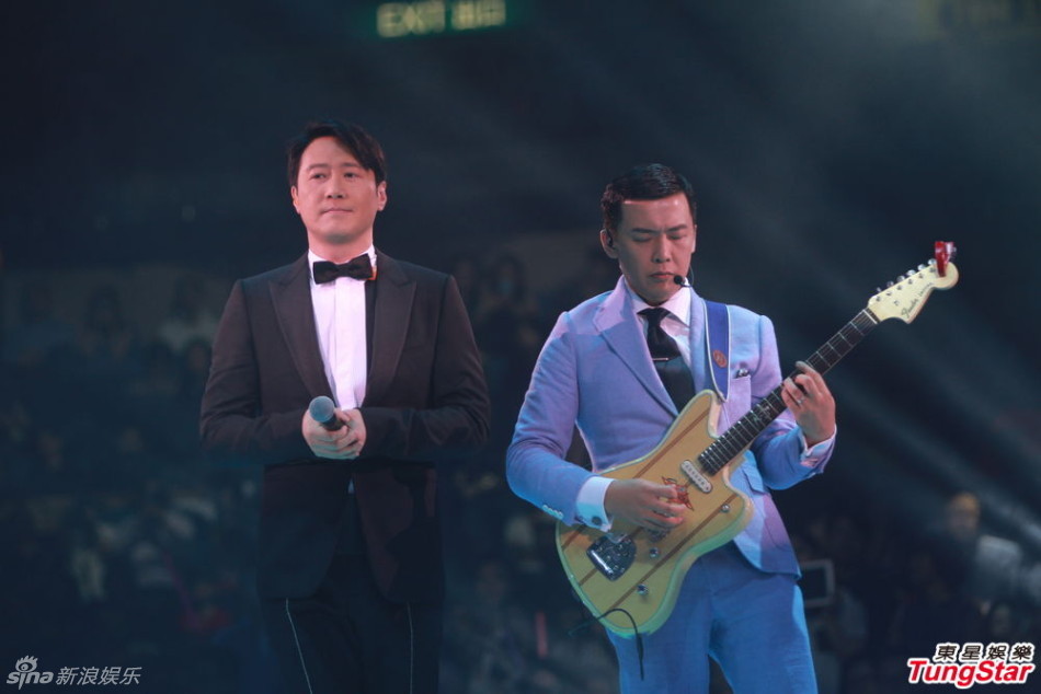 眾巨星撐場雷頌德個(gè)唱陳慧琳秀長腿